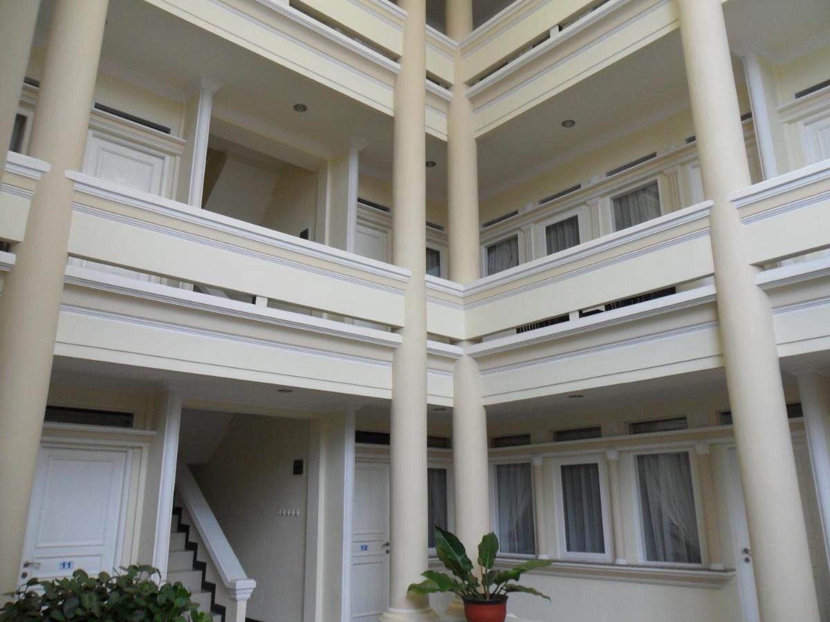 Delaga Biru Convention Hotel Богор Экстерьер фото