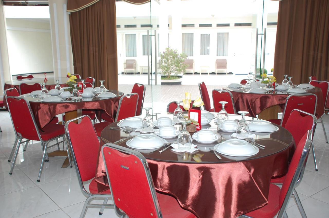 Delaga Biru Convention Hotel Богор Экстерьер фото